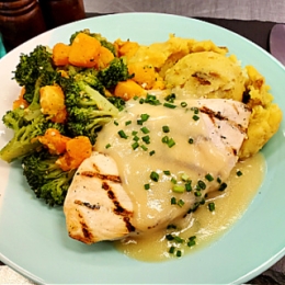 Grilled Chicken Mustard-Chive Sauce